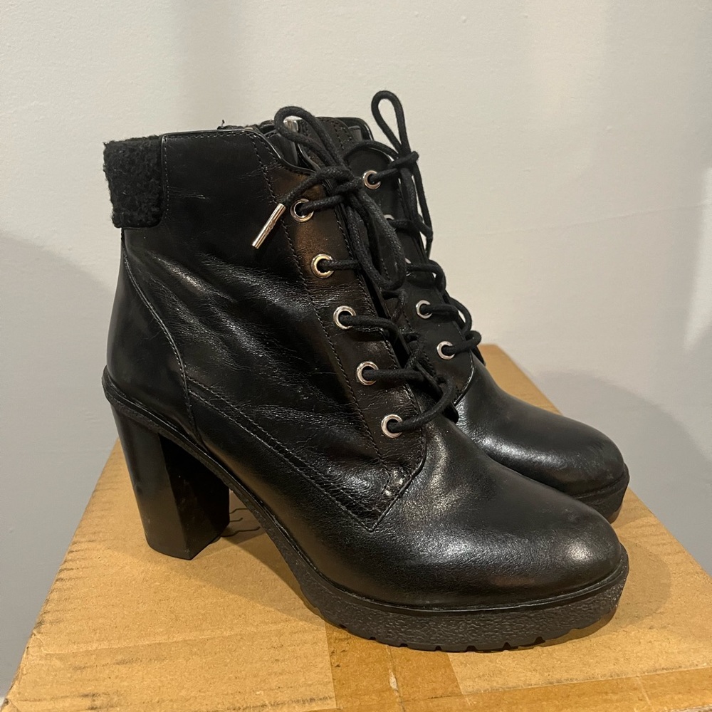 Michael Kors Black Leather Sherpa Winter Ankle Bootie